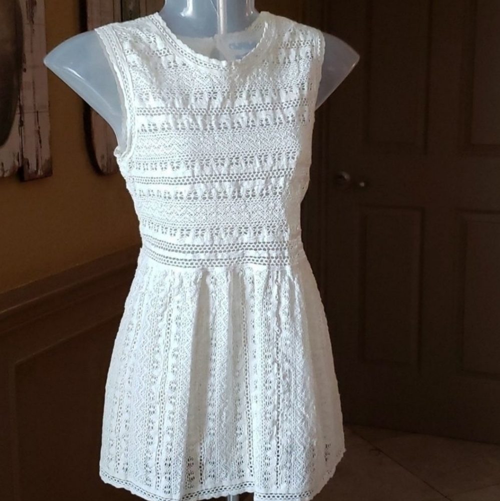 EUC Sleeveless Comme Toi Top Medium